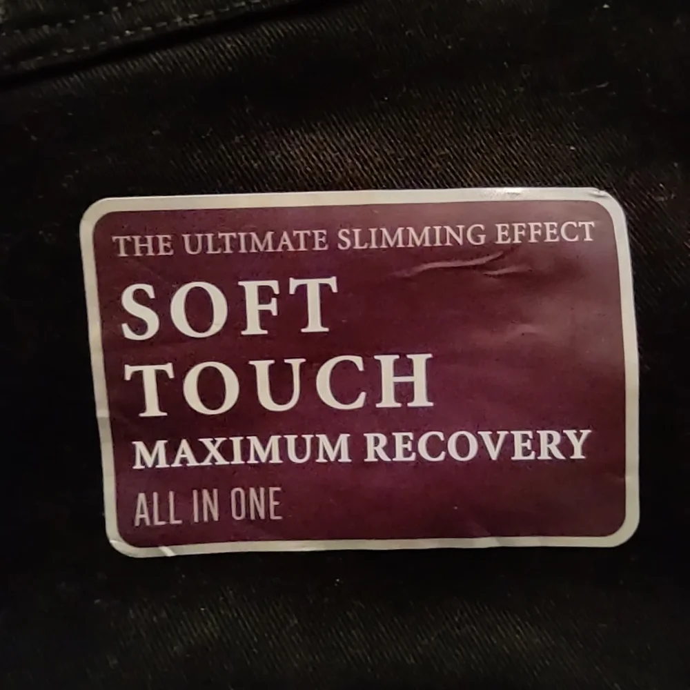 Gloria Vanderbilt Jeans - Picture 3 of 3